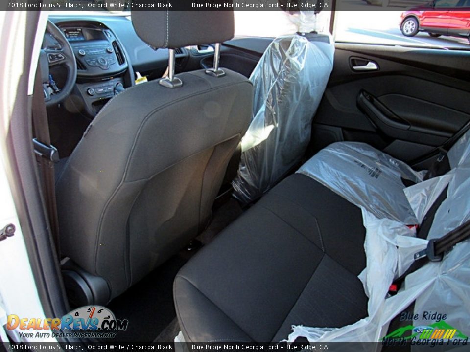 2018 Ford Focus SE Hatch Oxford White / Charcoal Black Photo #14