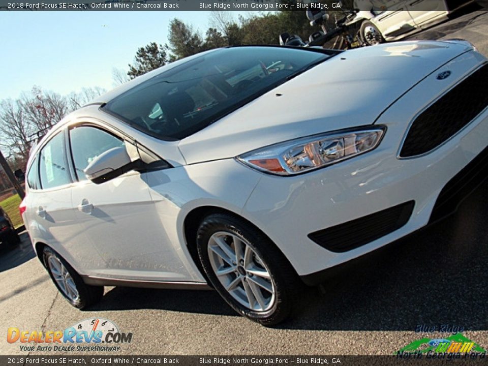 2018 Ford Focus SE Hatch Oxford White / Charcoal Black Photo #24
