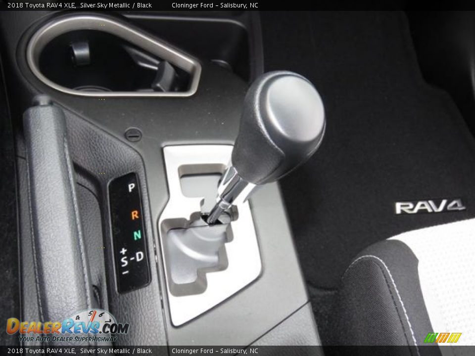 2018 Toyota RAV4 XLE Shifter Photo #15