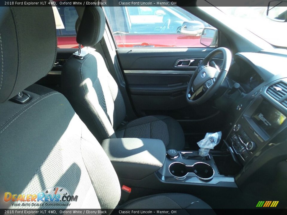 2018 Ford Explorer XLT 4WD Oxford White / Ebony Black Photo #4