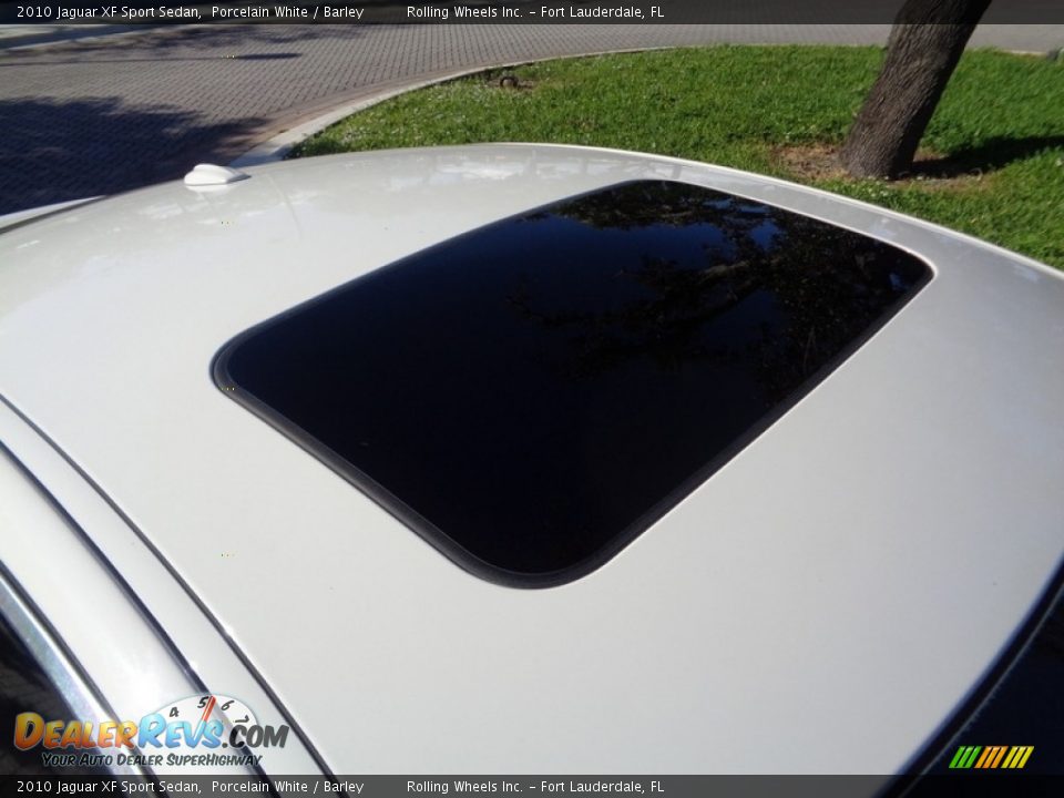 Sunroof of 2010 Jaguar XF Sport Sedan Photo #34