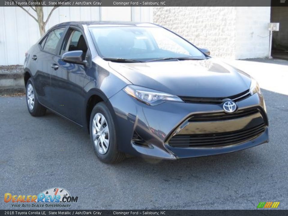 Front 3/4 View of 2018 Toyota Corolla LE Photo #1