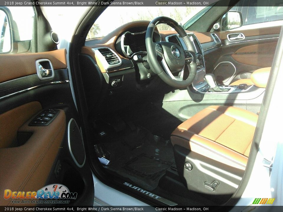 2018 Jeep Grand Cherokee Summit 4x4 Bright White / Dark Sienna Brown/Black Photo #3