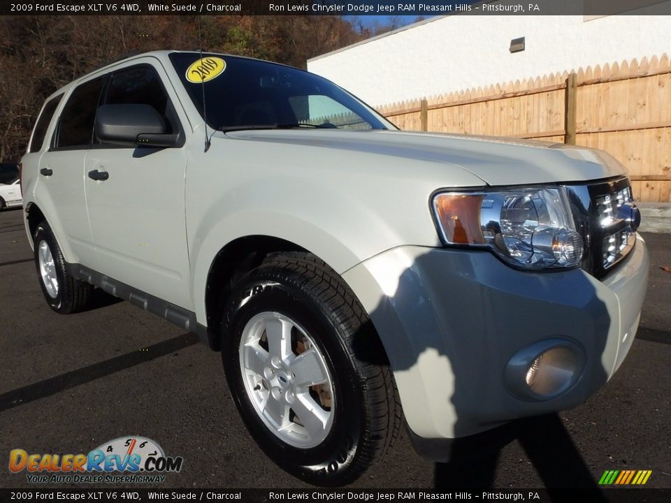2009 Ford Escape XLT V6 4WD White Suede / Charcoal Photo #4