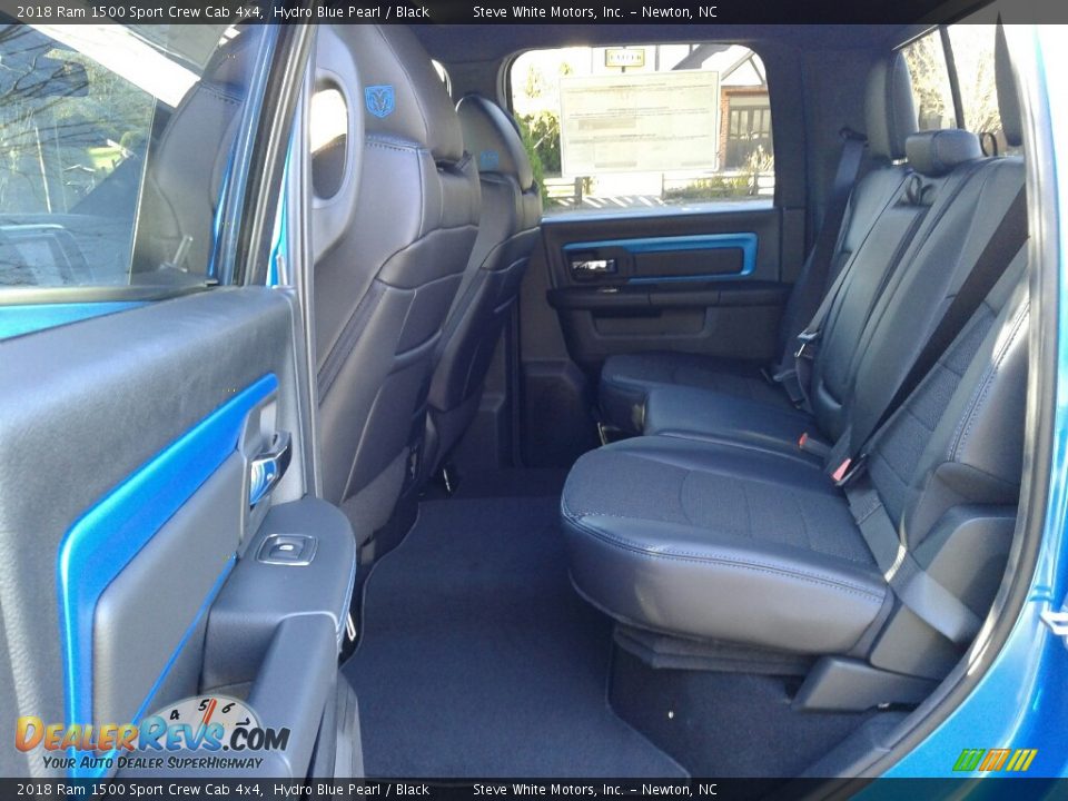 2018 Ram 1500 Sport Crew Cab 4x4 Hydro Blue Pearl / Black Photo #10