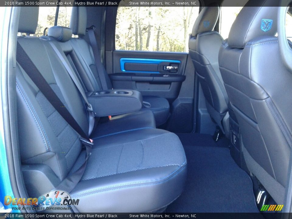 2018 Ram 1500 Sport Crew Cab 4x4 Hydro Blue Pearl / Black Photo #14