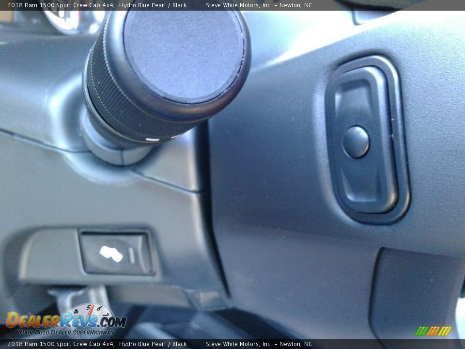 2018 Ram 1500 Sport Crew Cab 4x4 Hydro Blue Pearl / Black Photo #17