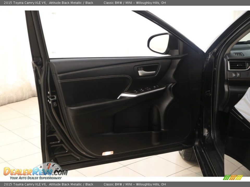 2015 Toyota Camry XLE V6 Attitude Black Metallic / Black Photo #4