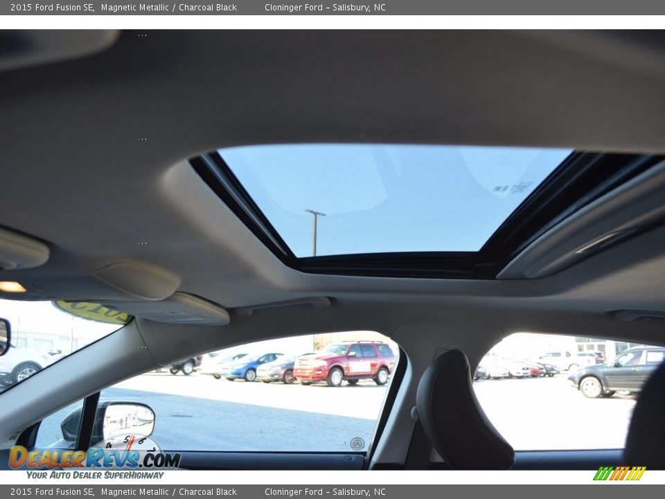 2015 Ford Fusion SE Magnetic Metallic / Charcoal Black Photo #10