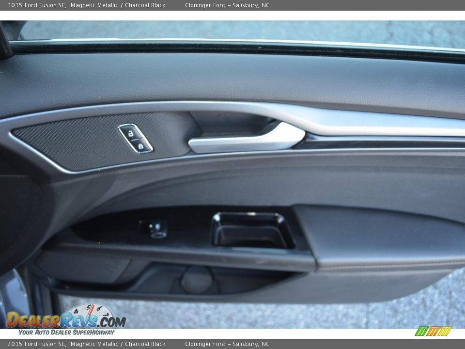 2015 Ford Fusion SE Magnetic Metallic / Charcoal Black Photo #15