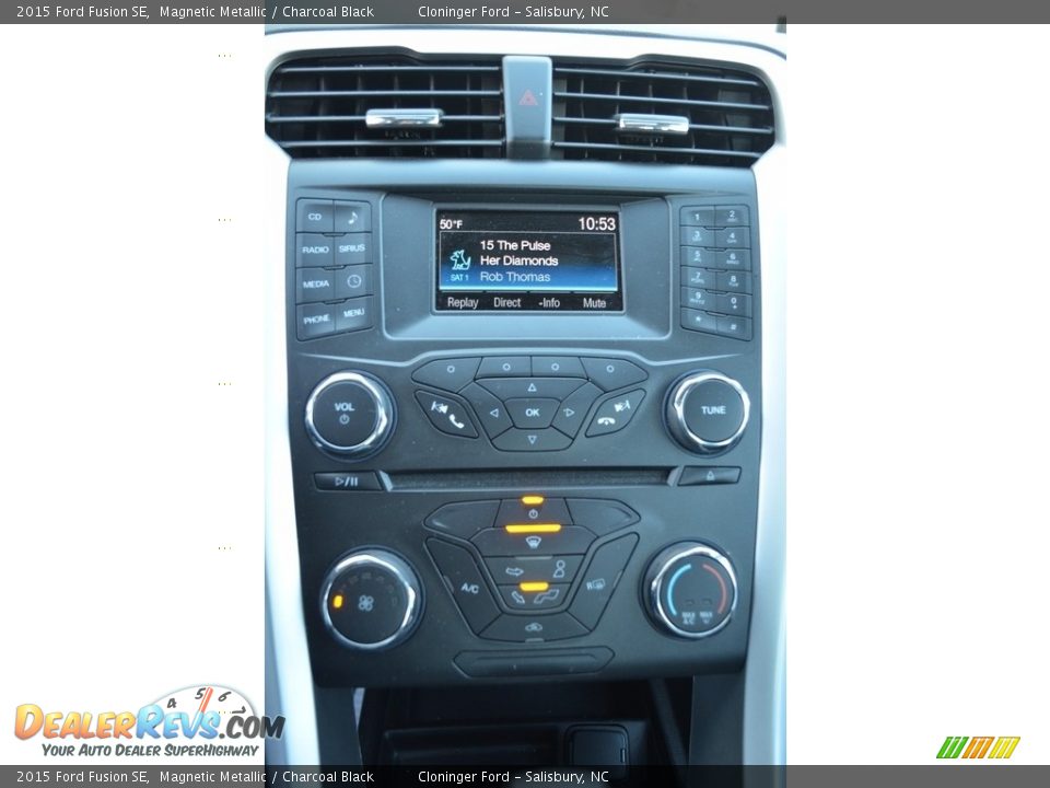 2015 Ford Fusion SE Magnetic Metallic / Charcoal Black Photo #17
