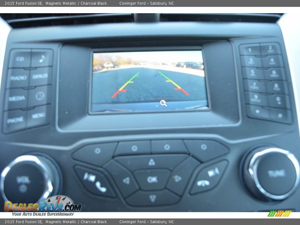 2015 Ford Fusion SE Magnetic Metallic / Charcoal Black Photo #18