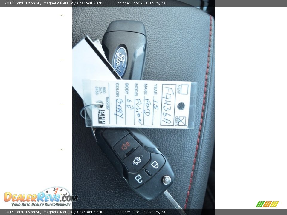 2015 Ford Fusion SE Magnetic Metallic / Charcoal Black Photo #26