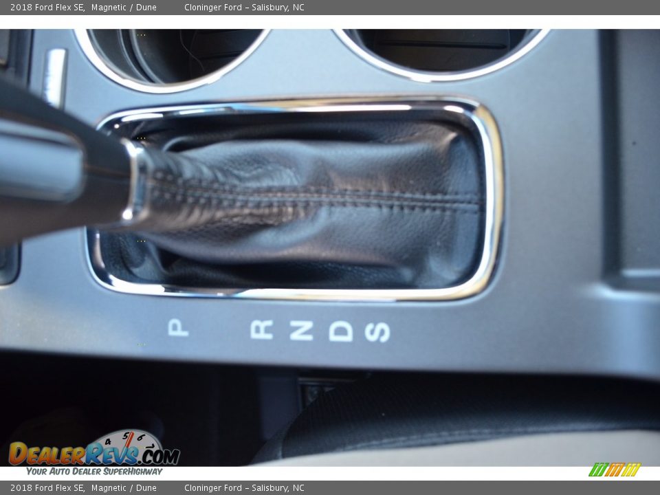 2018 Ford Flex SE Magnetic / Dune Photo #12