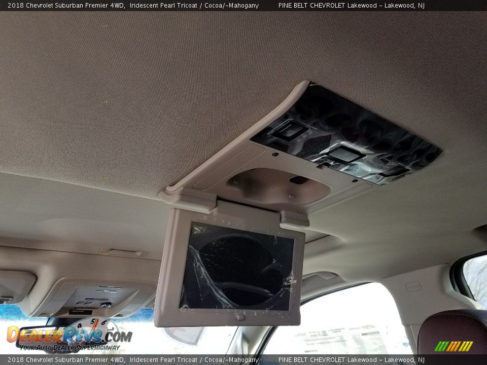 2018 Chevrolet Suburban Premier 4WD Iridescent Pearl Tricoat / Cocoa/­Mahogany Photo #6