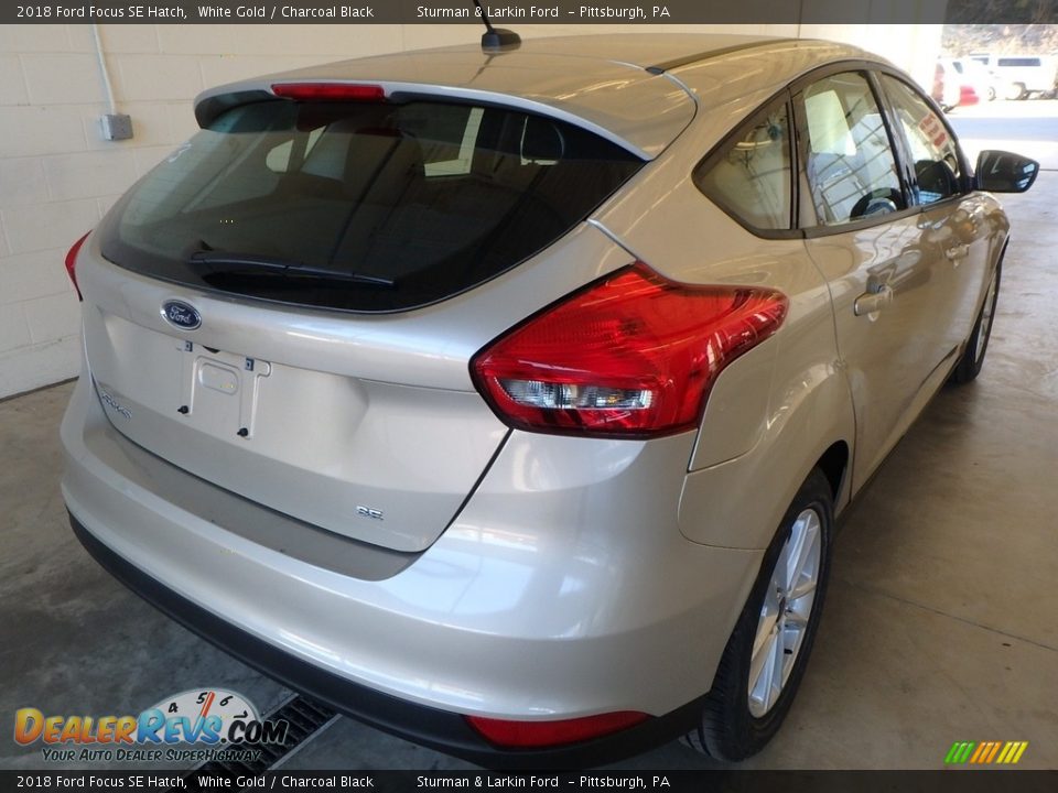 2018 Ford Focus SE Hatch White Gold / Charcoal Black Photo #2