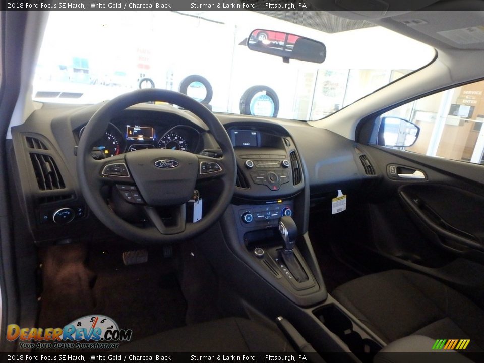 2018 Ford Focus SE Hatch White Gold / Charcoal Black Photo #8