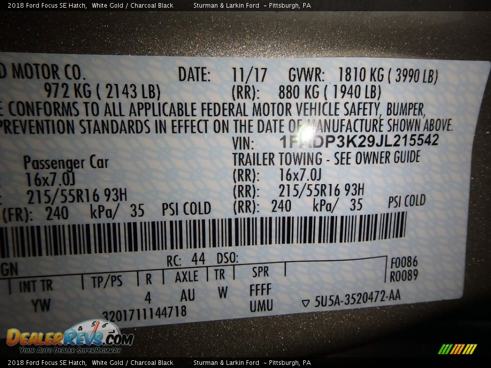 2018 Ford Focus SE Hatch White Gold / Charcoal Black Photo #10