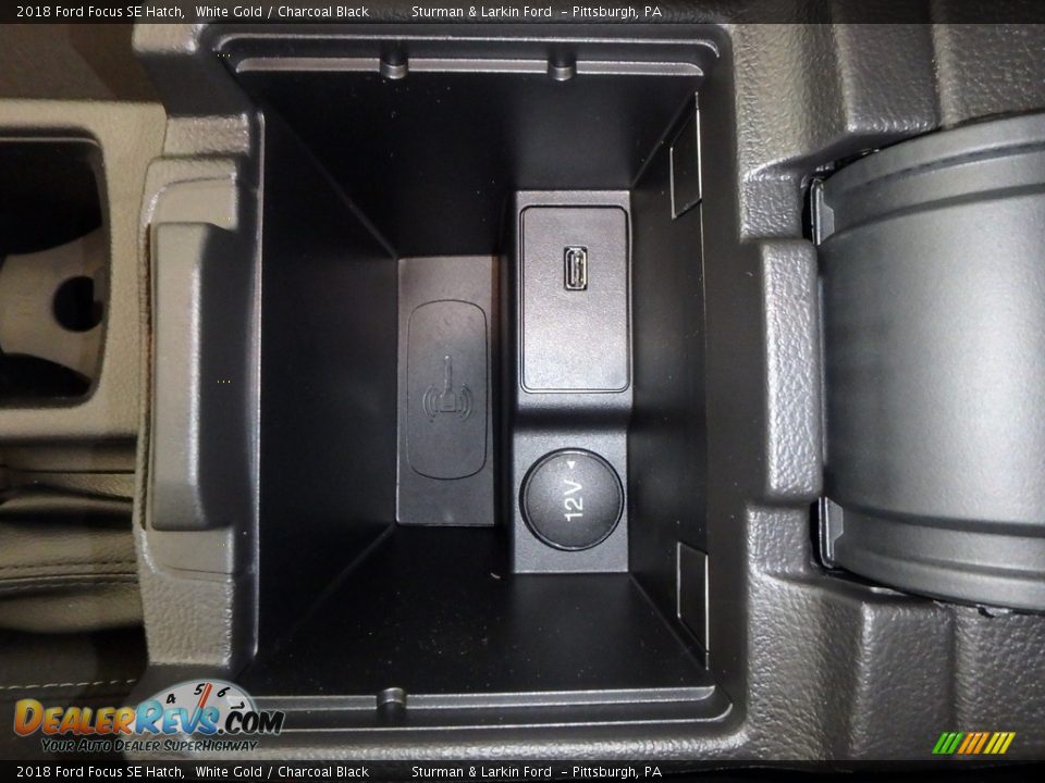 2018 Ford Focus SE Hatch White Gold / Charcoal Black Photo #15