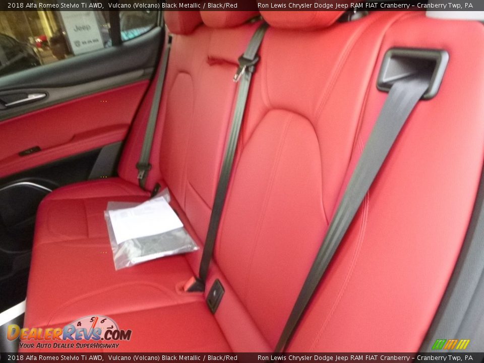 2018 Alfa Romeo Stelvio Ti AWD Vulcano (Volcano) Black Metallic / Black/Red Photo #17