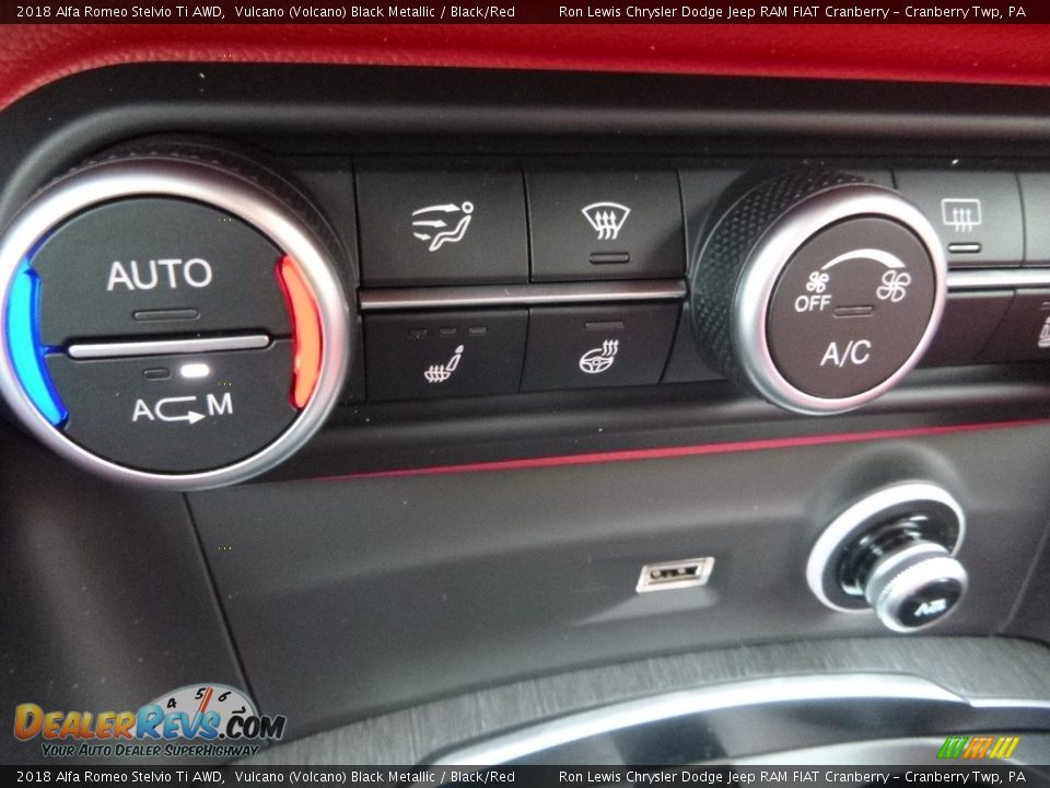 2018 Alfa Romeo Stelvio Ti AWD Vulcano (Volcano) Black Metallic / Black/Red Photo #25
