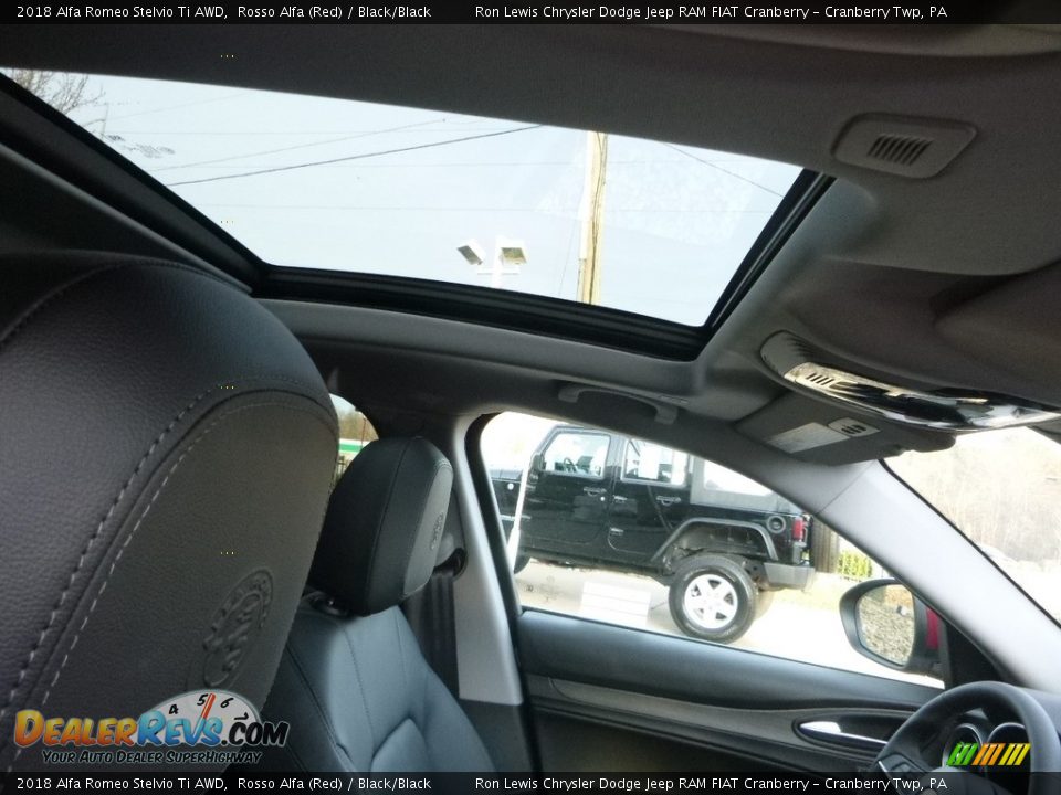 2018 Alfa Romeo Stelvio Ti AWD Rosso Alfa (Red) / Black/Black Photo #16