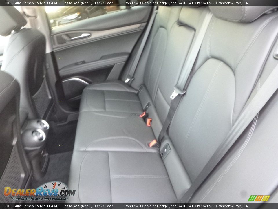 2018 Alfa Romeo Stelvio Ti AWD Rosso Alfa (Red) / Black/Black Photo #17