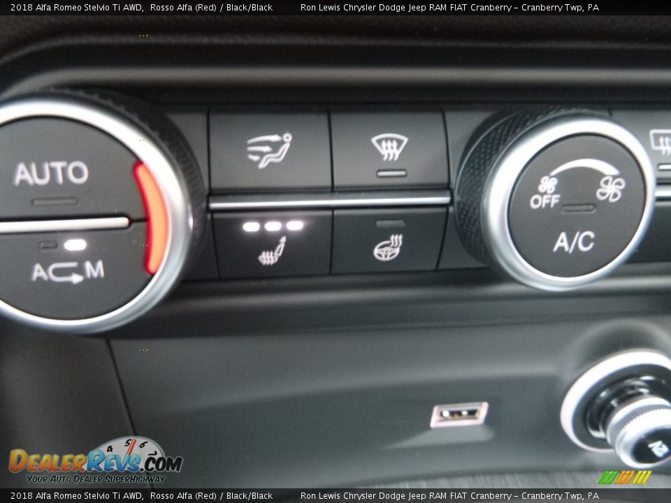 2018 Alfa Romeo Stelvio Ti AWD Rosso Alfa (Red) / Black/Black Photo #30