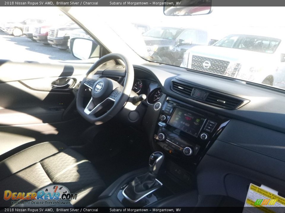 2018 Nissan Rogue SV AWD Brilliant Silver / Charcoal Photo #4
