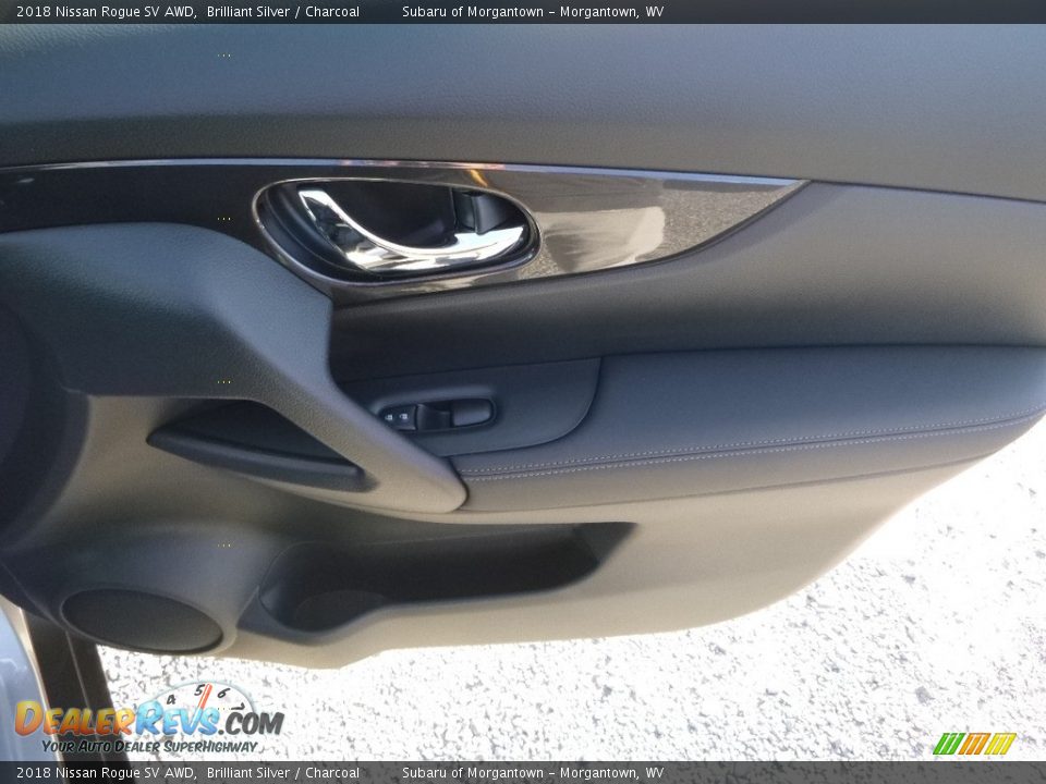 2018 Nissan Rogue SV AWD Brilliant Silver / Charcoal Photo #5