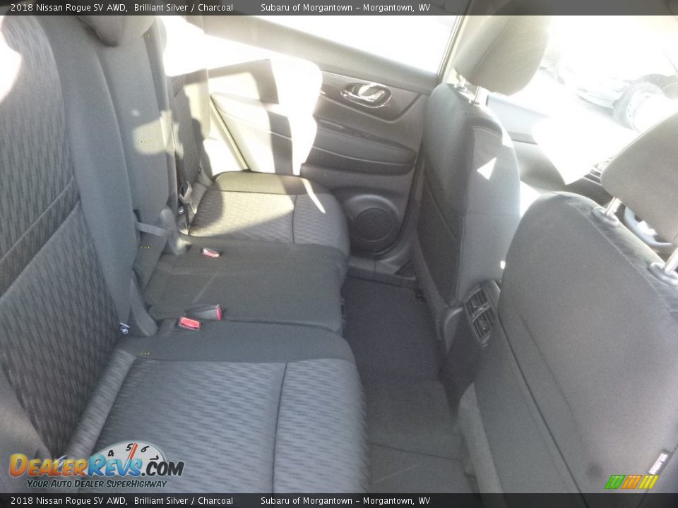 2018 Nissan Rogue SV AWD Brilliant Silver / Charcoal Photo #6
