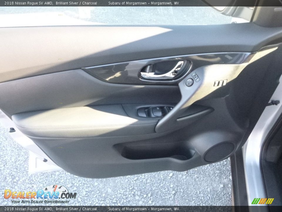 2018 Nissan Rogue SV AWD Brilliant Silver / Charcoal Photo #13