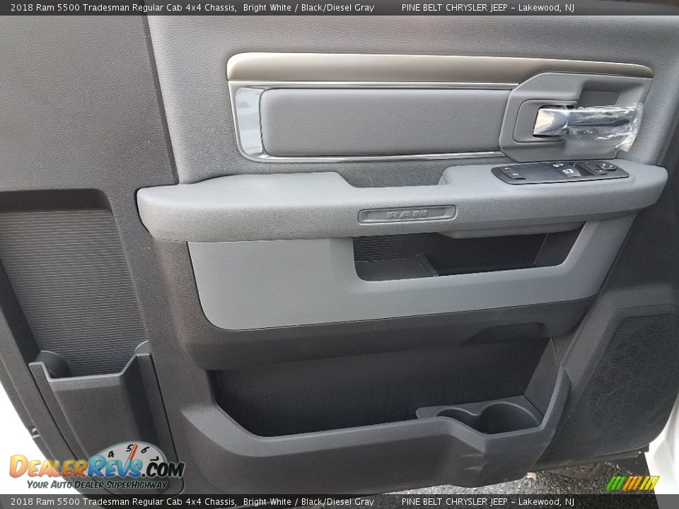 2018 Ram 5500 Tradesman Regular Cab 4x4 Chassis Bright White / Black/Diesel Gray Photo #9
