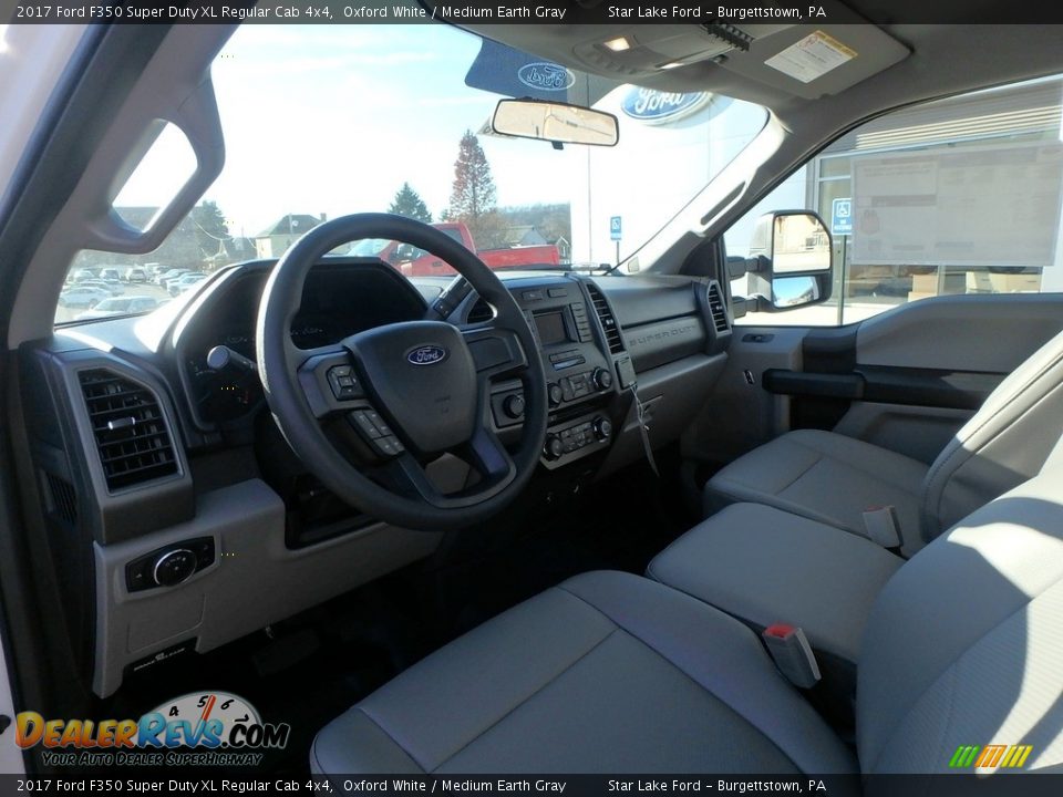2017 Ford F350 Super Duty XL Regular Cab 4x4 Oxford White / Medium Earth Gray Photo #12