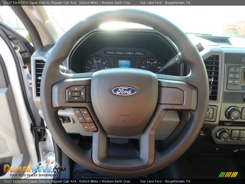 2017 Ford F350 Super Duty XL Regular Cab 4x4 Oxford White / Medium Earth Gray Photo #16
