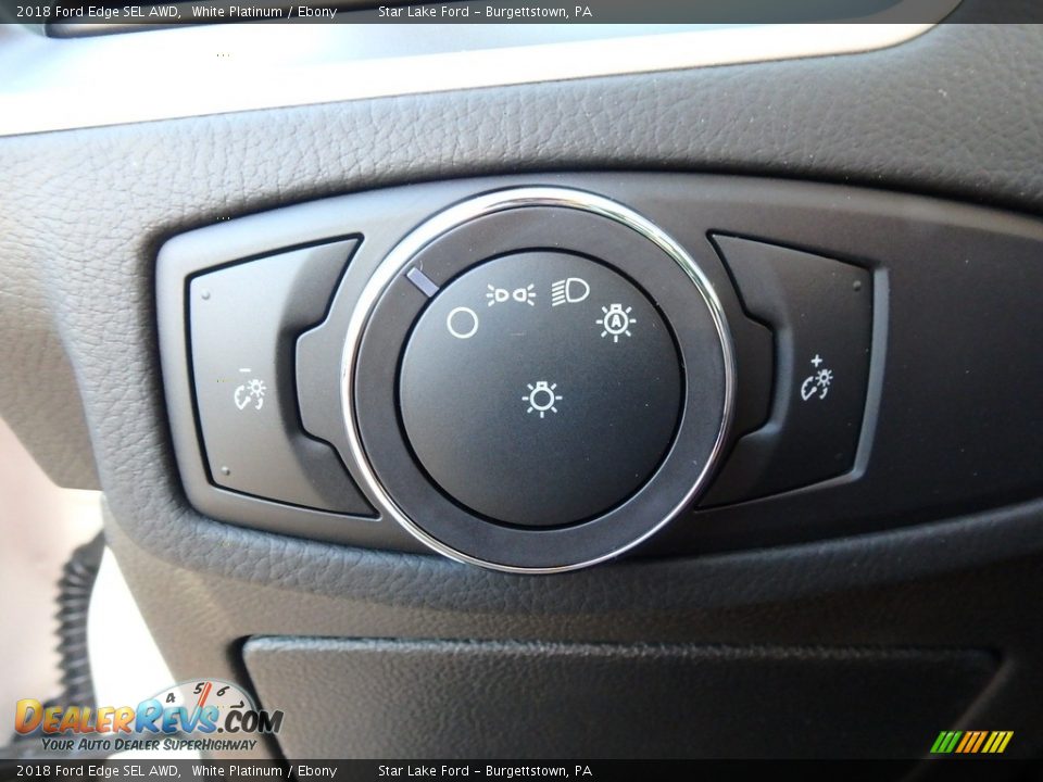 Controls of 2018 Ford Edge SEL AWD Photo #16