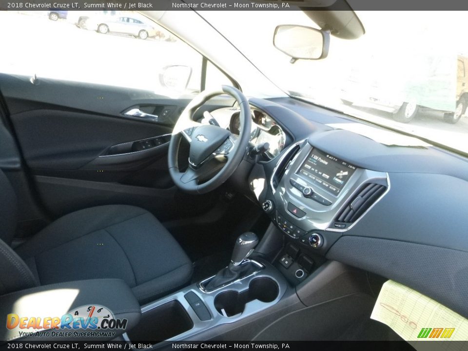 2018 Chevrolet Cruze LT Summit White / Jet Black Photo #11