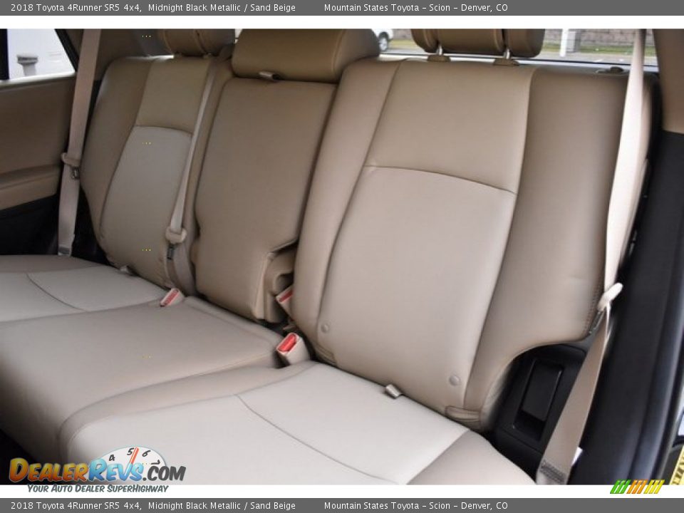 2018 Toyota 4Runner SR5 4x4 Midnight Black Metallic / Sand Beige Photo #7