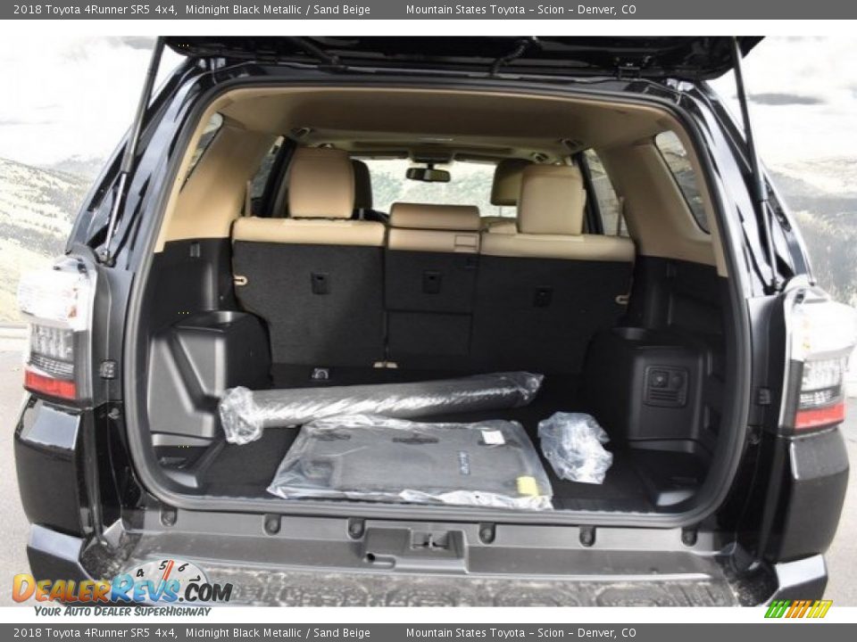 2018 Toyota 4Runner SR5 4x4 Midnight Black Metallic / Sand Beige Photo #8