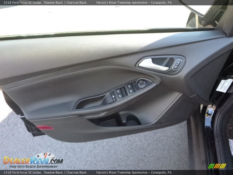 2018 Ford Focus SE Sedan Shadow Black / Charcoal Black Photo #11