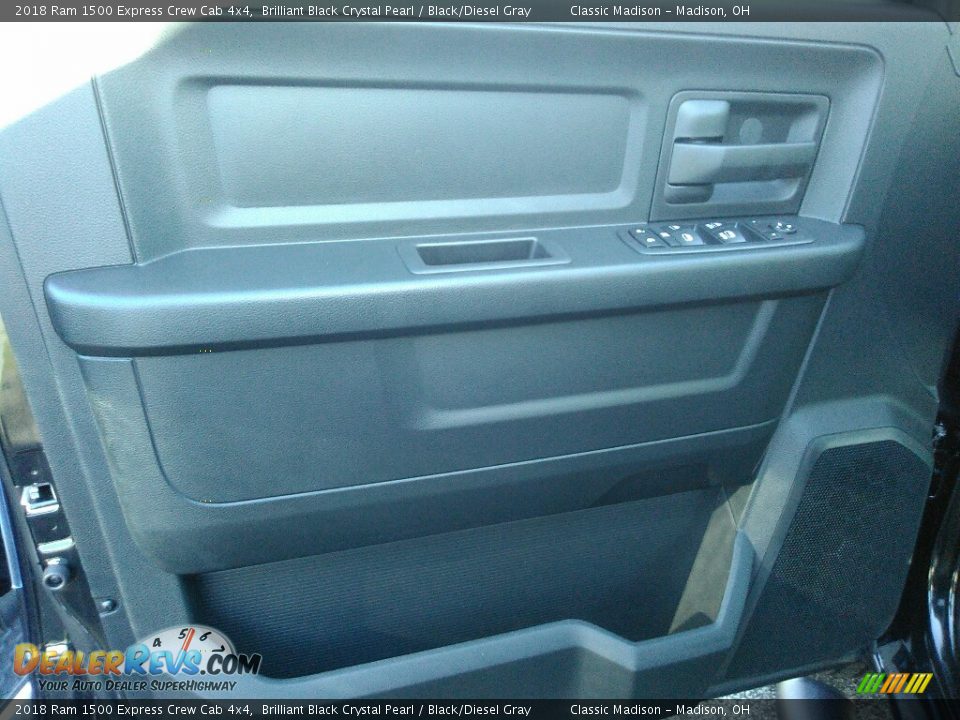 2018 Ram 1500 Express Crew Cab 4x4 Brilliant Black Crystal Pearl / Black/Diesel Gray Photo #3