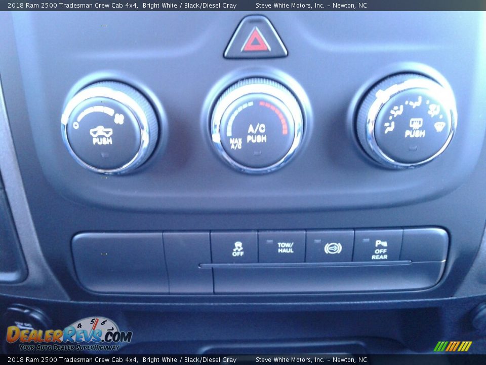 Controls of 2018 Ram 2500 Tradesman Crew Cab 4x4 Photo #21