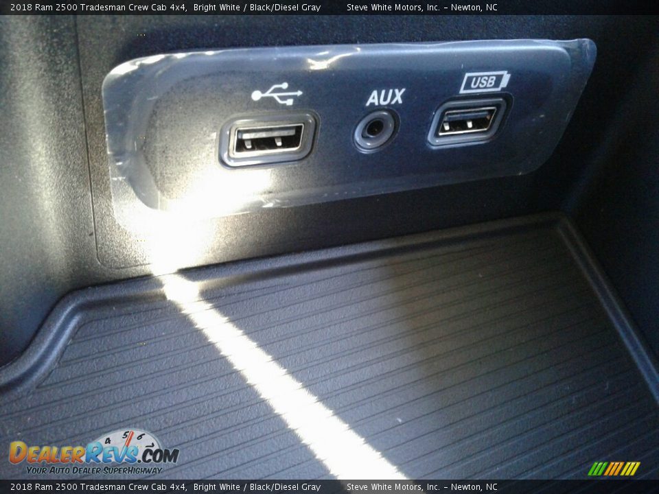 2018 Ram 2500 Tradesman Crew Cab 4x4 Bright White / Black/Diesel Gray Photo #23