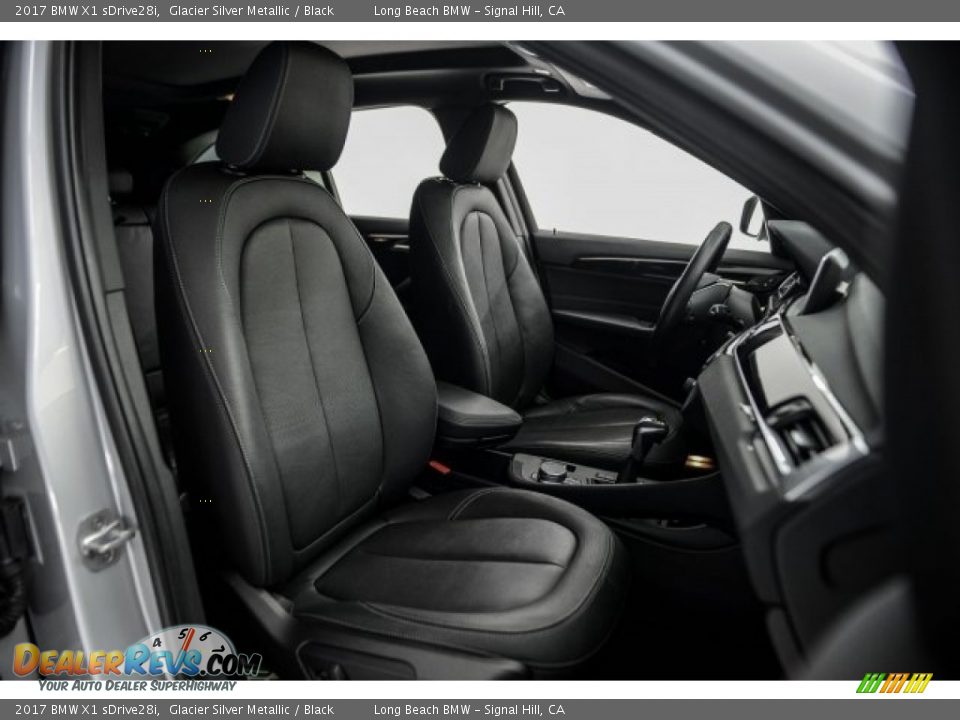 2017 BMW X1 sDrive28i Glacier Silver Metallic / Black Photo #7
