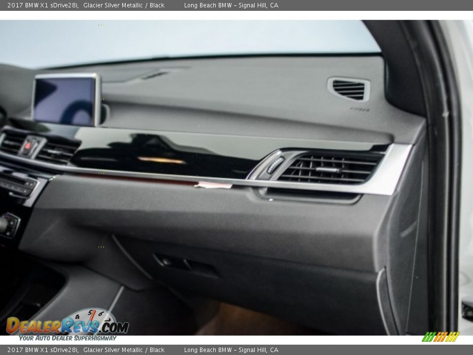 2017 BMW X1 sDrive28i Glacier Silver Metallic / Black Photo #21