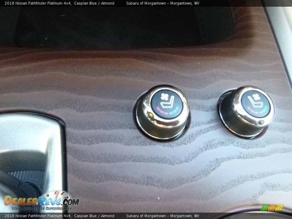 Controls of 2018 Nissan Pathfinder Platinum 4x4 Photo #20
