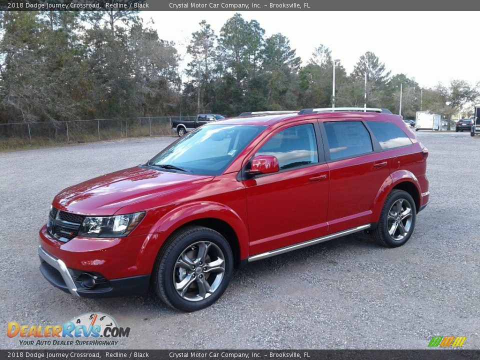 Front 3/4 View of 2018 Dodge Journey Crossroad Photo #1