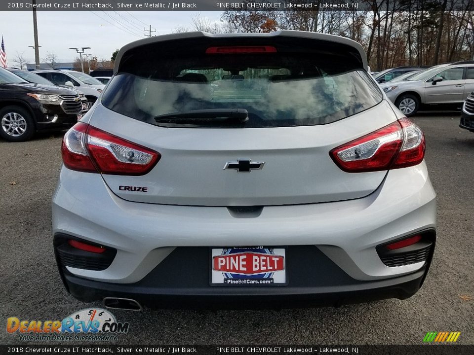 2018 Chevrolet Cruze LT Hatchback Silver Ice Metallic / Jet Black Photo #5