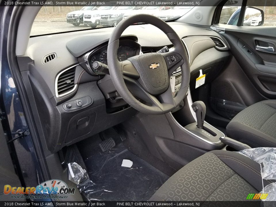 Front Seat of 2018 Chevrolet Trax LS AWD Photo #7