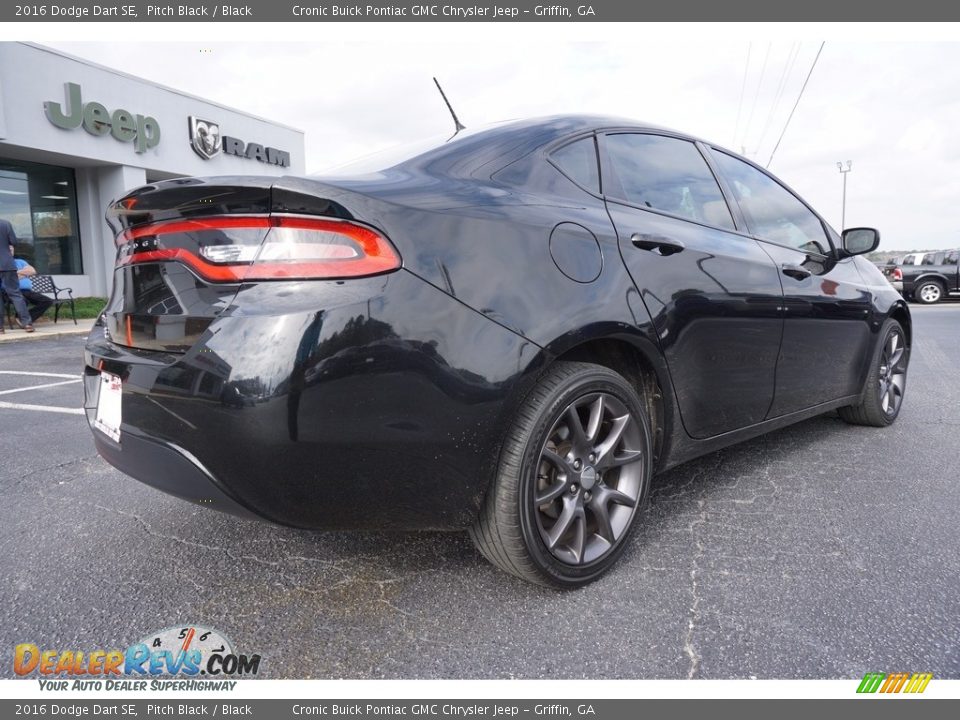 2016 Dodge Dart SE Pitch Black / Black Photo #7